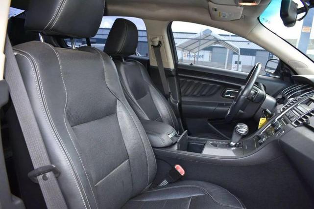 Photo of 2010 Tuxedo Black Metallic Ford Taurus