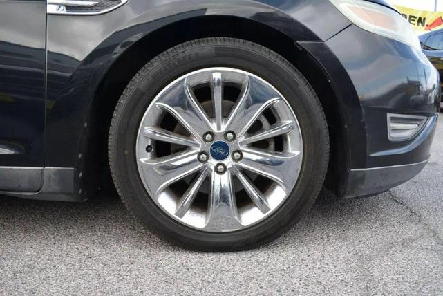 Photo of 2010 Tuxedo Black Metallic Ford Taurus