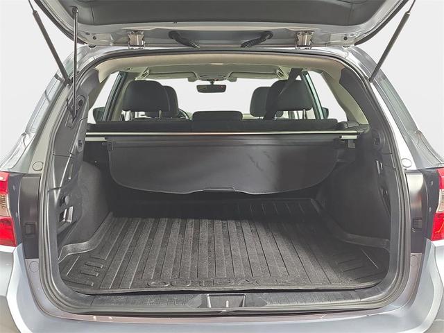 Photo of 2017 Ice Silver Metallic Subaru Outback