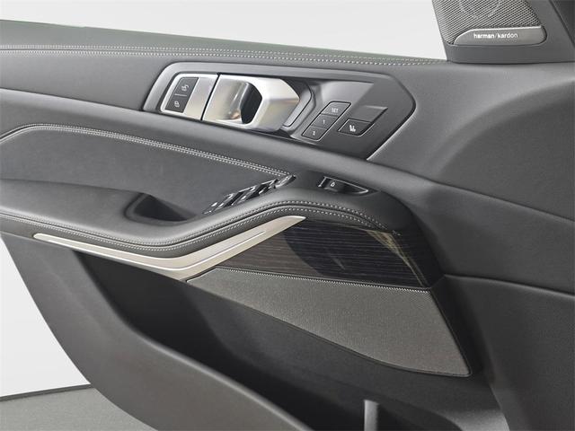 Photo of 2026 Black Sapphire Metallic BMW X5 PHEV