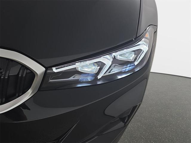 Photo of 2025 Black Sapphire Metallic BMW 330