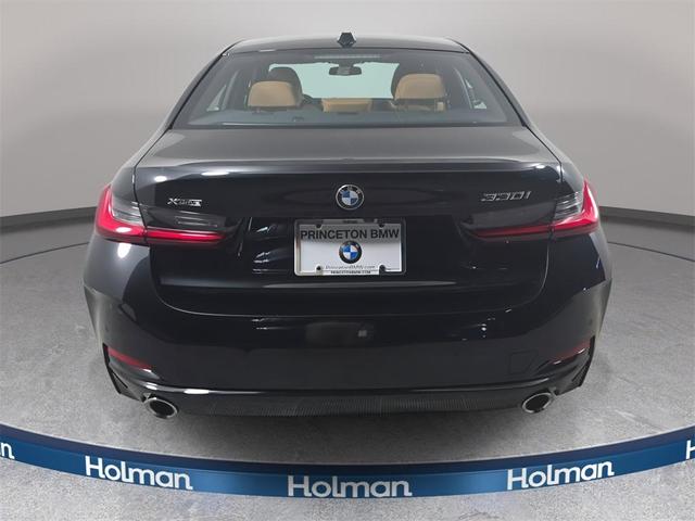 Photo of 2025 Black Sapphire Metallic BMW 330