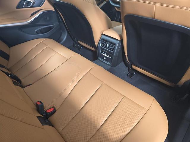 Photo of 2025 Black Sapphire Metallic BMW 330