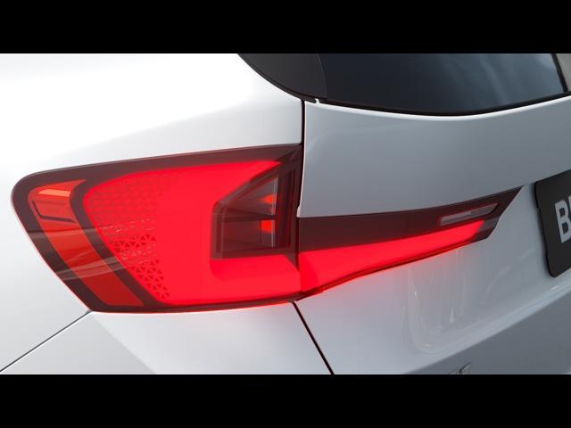 Photo of 2025 Mineral White Metallic BMW X1