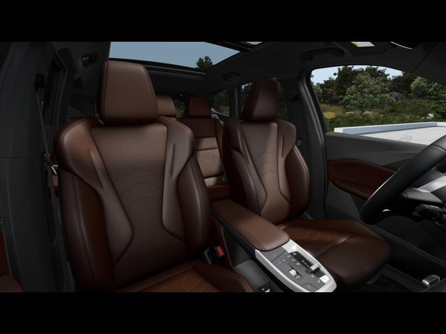Photo of 2025 Mineral White Metallic BMW X1