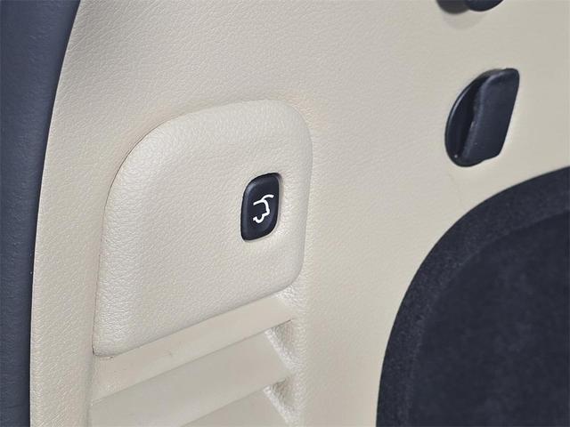 Photo of 2020 Granite Crystal Clearcoat Metallic Jeep Grand Cherokee