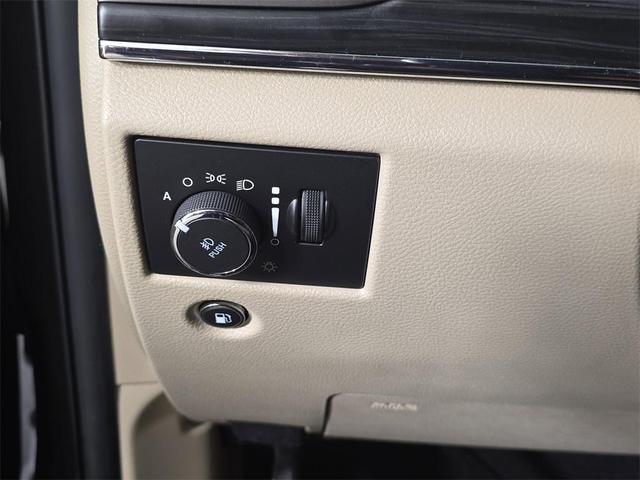 Photo of 2020 Granite Crystal Clearcoat Metallic Jeep Grand Cherokee