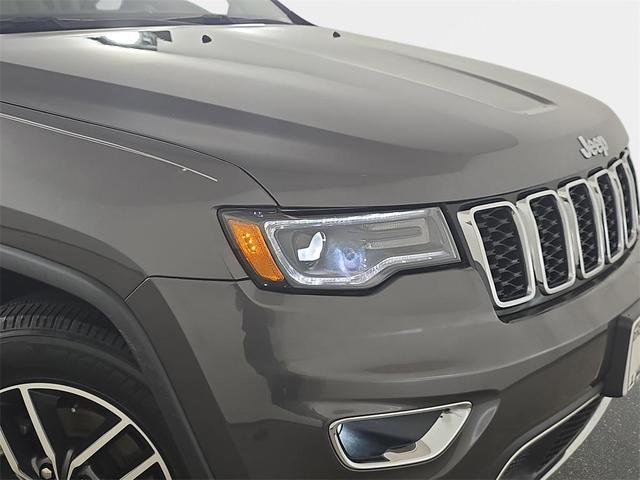 Photo of 2020 Granite Crystal Clearcoat Metallic Jeep Grand Cherokee