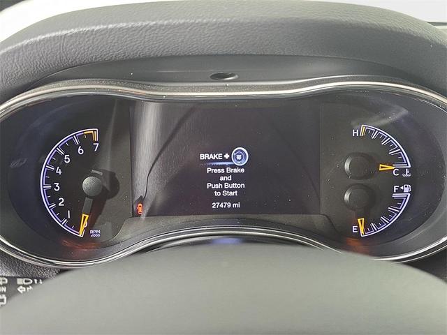Photo of 2020 Granite Crystal Clearcoat Metallic Jeep Grand Cherokee