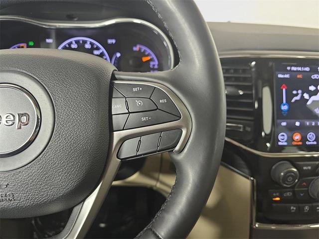 Photo of 2020 Granite Crystal Clearcoat Metallic Jeep Grand Cherokee