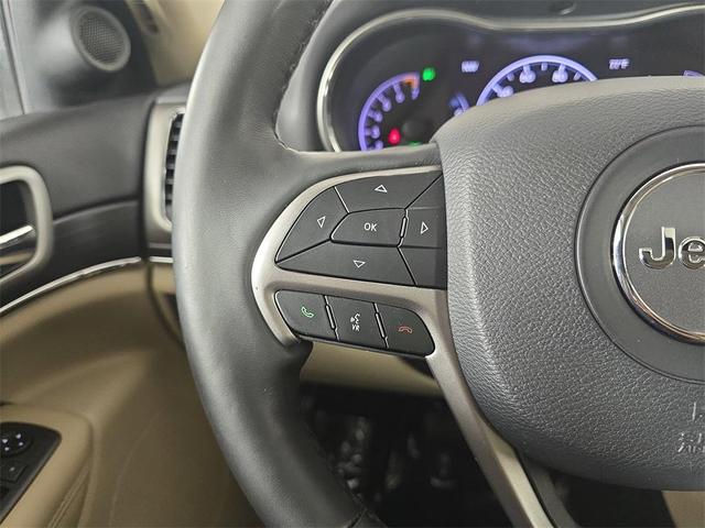 Photo of 2020 Granite Crystal Clearcoat Metallic Jeep Grand Cherokee