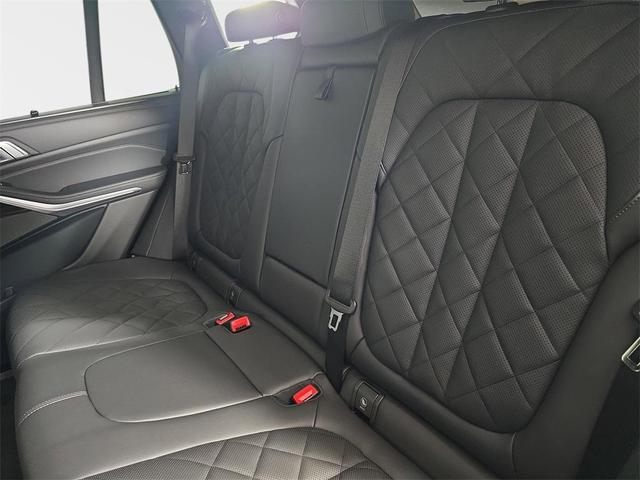 Photo of 2026 Black Sapphire Metallic BMW X5