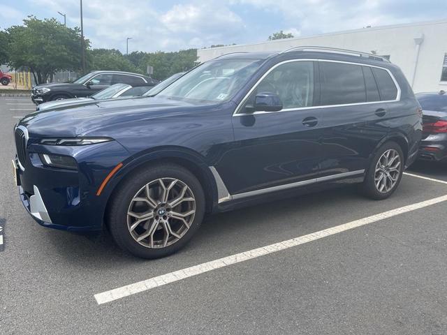 2023 BMW X7