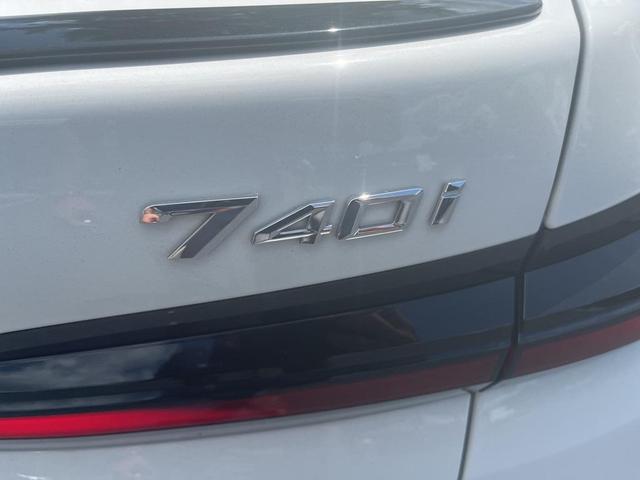 Photo of 2023 Alpine White BMW 740