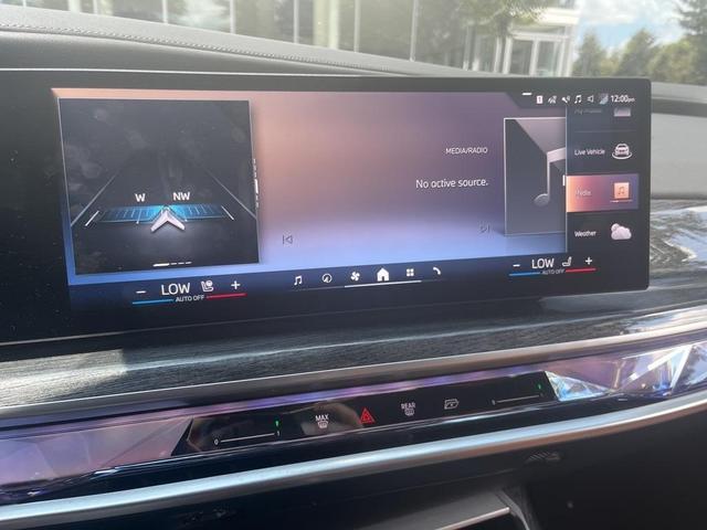 Photo of 2023 Alpine White BMW 740