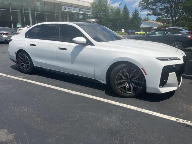 Photo of 2023 Alpine White BMW 740