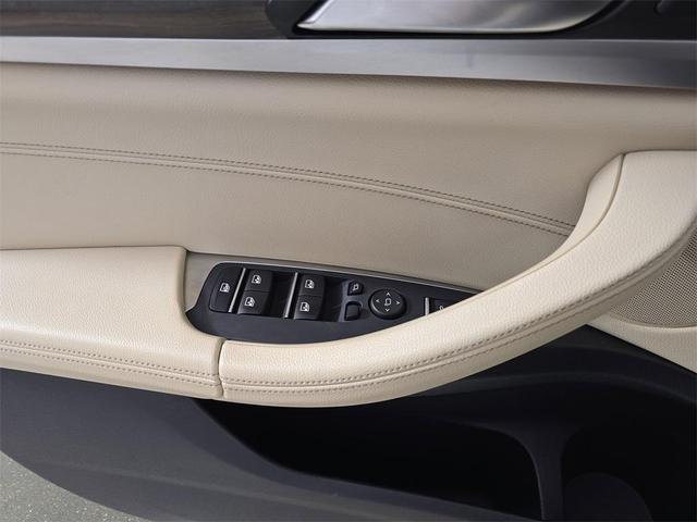 Photo of 2019 Mineral White Metallic BMW X3