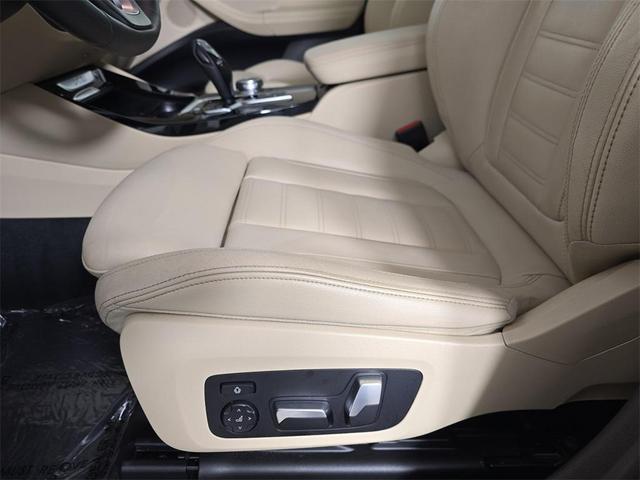 Photo of 2019 Mineral White Metallic BMW X3