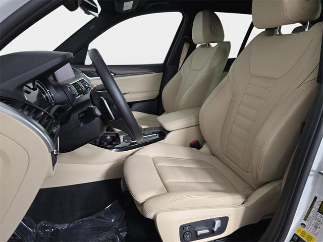 Photo of 2019 Mineral White Metallic BMW X3