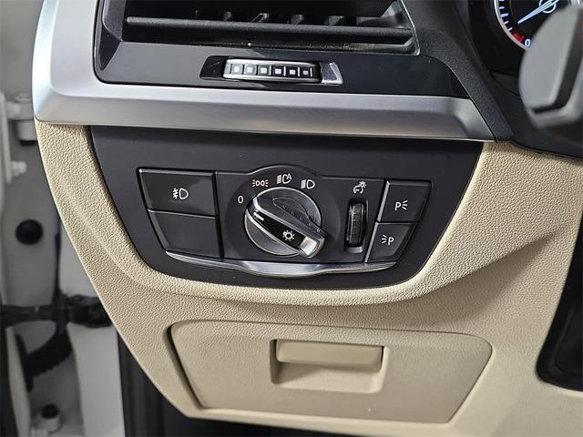 Photo of 2019 Mineral White Metallic BMW X3