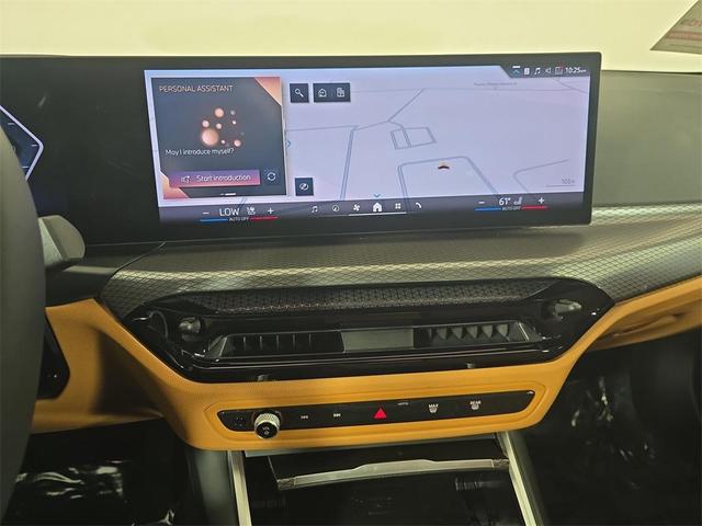 Photo of 2025 Alpine White BMW 330