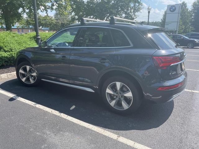 Photo of 2023 Manhattan Gray Metallic Audi Q5