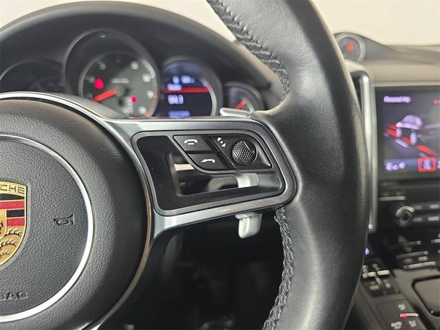 Photo of 2017 Carrara White Porsche Cayenne