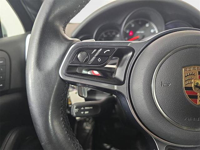 Photo of 2017 Carrara White Porsche Cayenne