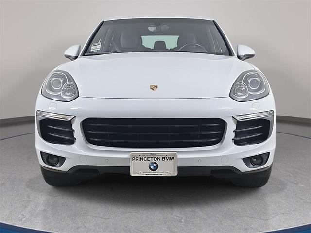 Photo of 2017 Carrara White Porsche Cayenne