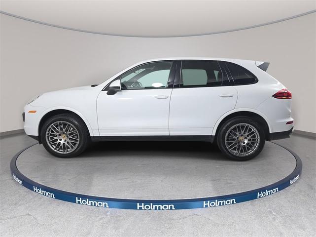Photo of 2017 Carrara White Porsche Cayenne