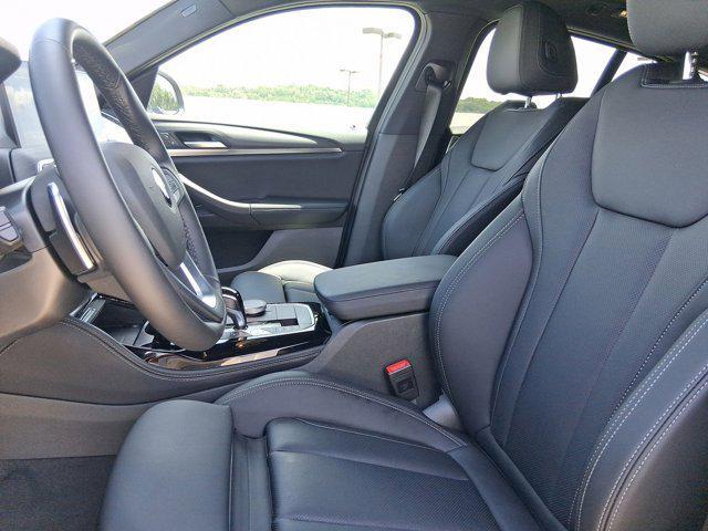 Photo of 2024 Dark Graphite Metallic BMW X4