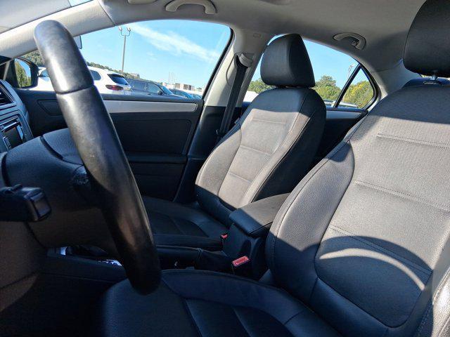 Photo of 2012 Gray Volkswagen Jetta
