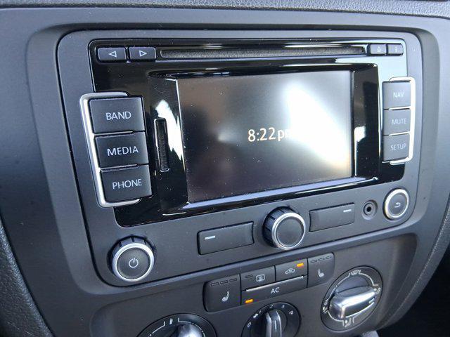 Photo of 2012 Gray Volkswagen Jetta
