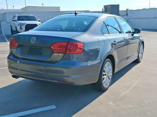 Photo of 2012 Gray Volkswagen Jetta
