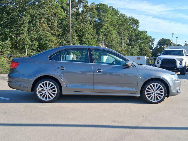 Photo of 2012 Gray Volkswagen Jetta