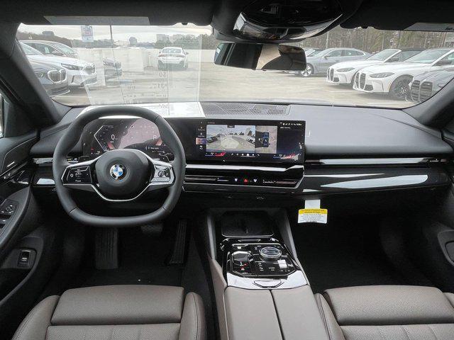 Photo of 2025 Phytonic Blue Metallic BMW 530