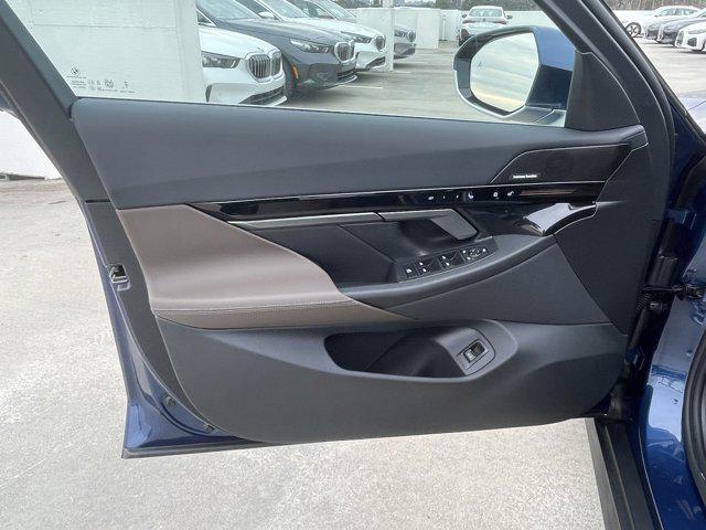 Photo of 2025 Phytonic Blue Metallic BMW 530