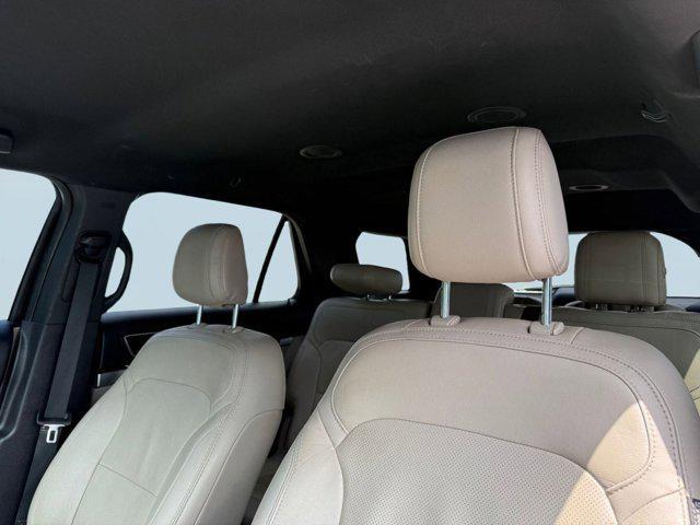 Photo of 2018 Shadow Black Ford Explorer
