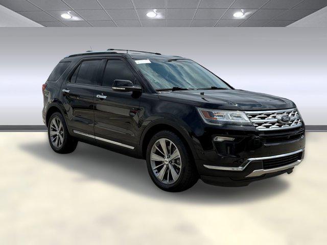 Photo of 2018 Shadow Black Ford Explorer