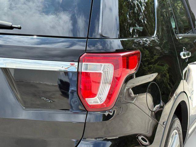 Photo of 2018 Shadow Black Ford Explorer