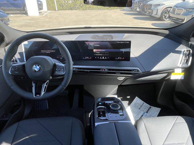 Photo of 2025 Alpine White BMW iX