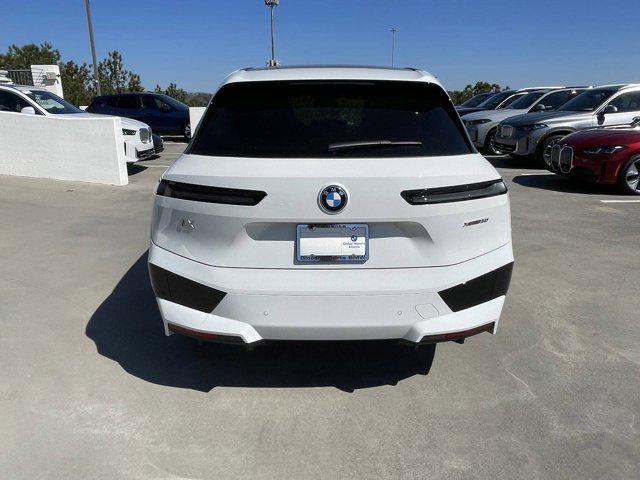 Photo of 2025 Alpine White BMW iX