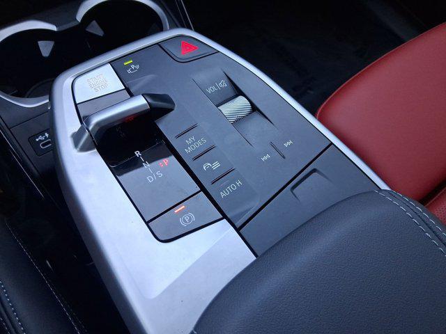 Photo of 2024 Mineral White Metallic BMW X1