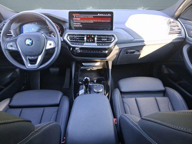 Photo of 2025 White BMW X4