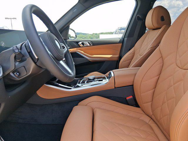 Photo of 2026 Mineral White Metallic BMW X5
