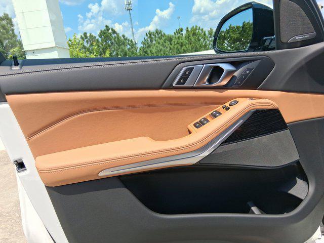Photo of 2026 Mineral White Metallic BMW X5