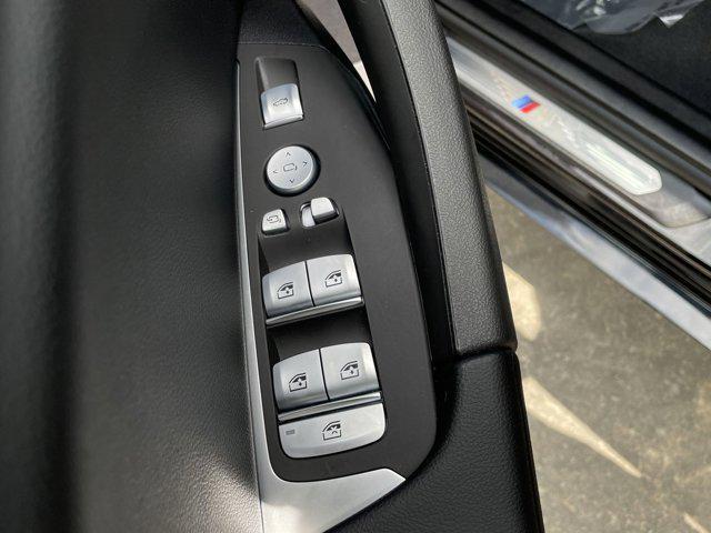 Photo of 2025 Black Sapphire Metallic BMW X4