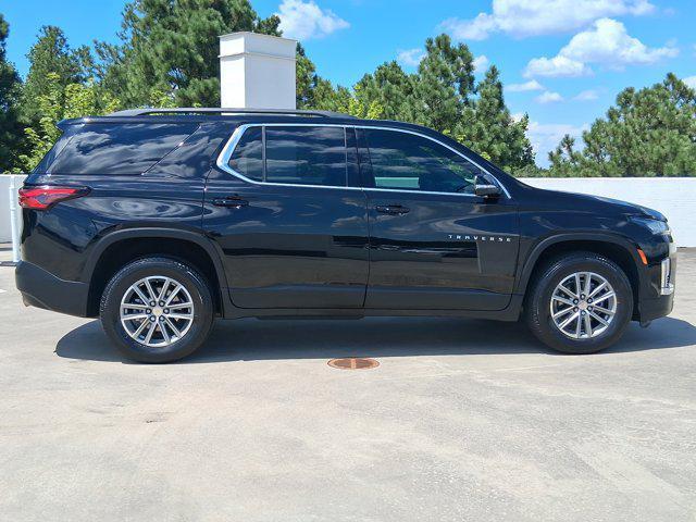 Photo of 2023 Mosaic Black Metallic Chevrolet Traverse