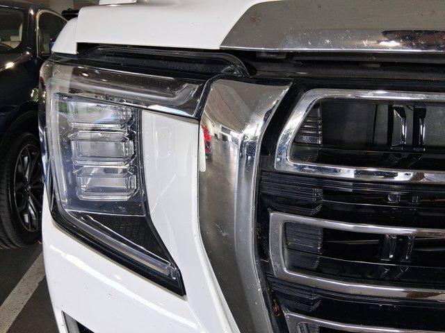 Photo of 2022 Summit White GMC Yukon