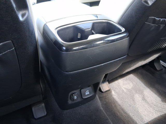Photo of 2022 Glacial White Pearl Kia Telluride